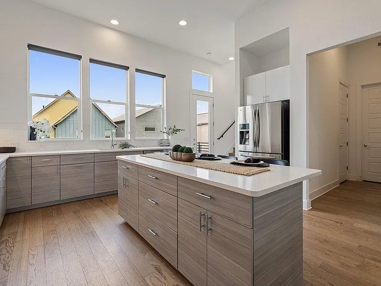 6124 Florencia Ln — Photo 13