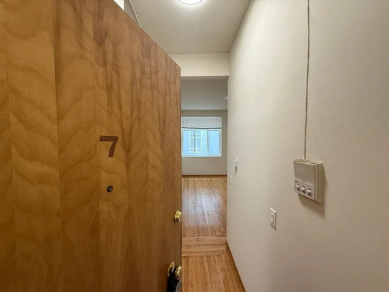 748 Jackson St #7 — Photo 2