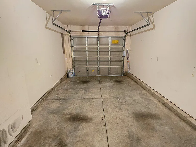 9819 Layla Ave — Photo 33