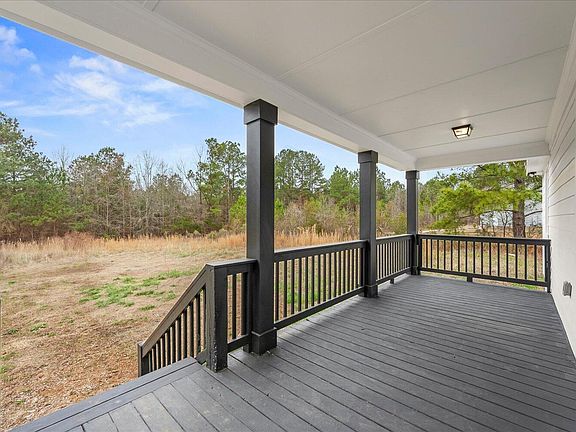 3rd image of 140 Wallace Town Rd