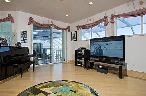 5th image of 2865 Seabreeze Dr S