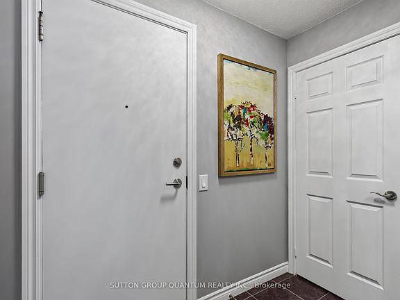 5th image of 5233 Dundas St W #723