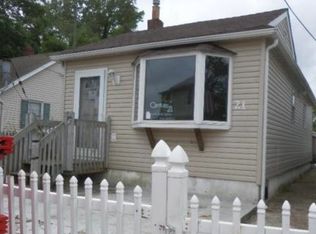 21 Roosevelt Ave, Laurence Harbor, NJ 08879
