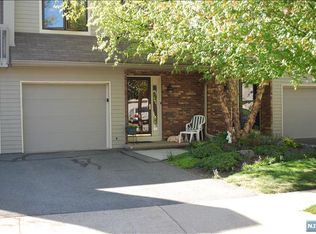 5 Spruce Run #5, Ramsey, NJ 07446