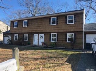 24 Brennan St #B, Huntington, NY 11743