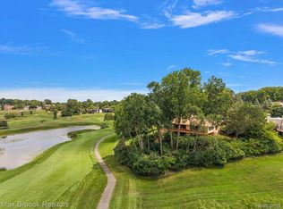 1808 Moors Ct, Bloomfield Hills, MI 48302