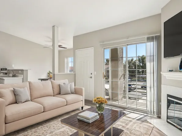 Sedona at Lone Mountain Apartments