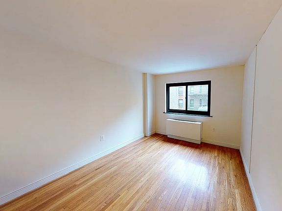 3rd image of 50 Prince St APT 3M