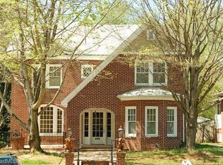 406 N Hawthorne Rd, Winston Salem, NC 27104