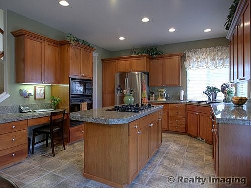 Gourmet Island Kitchen 