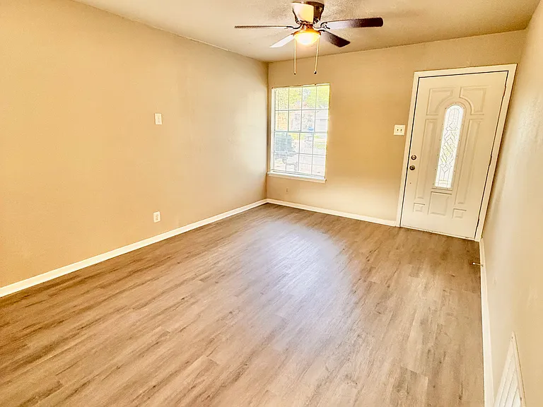 8535 Standing Rock St — Photo 6