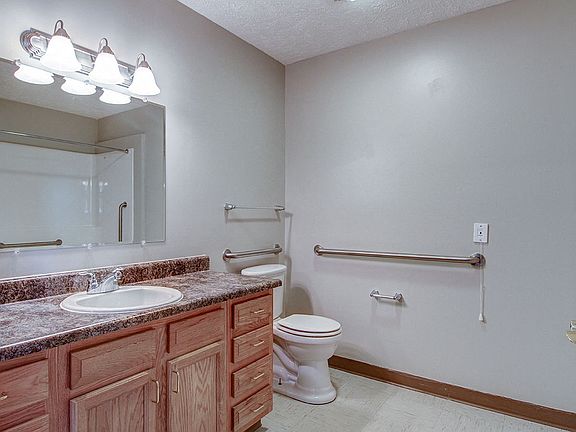 Floor plan 2 bathroom