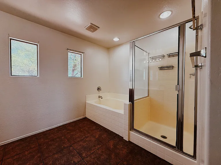 906 S 118th Ln — Photo 19