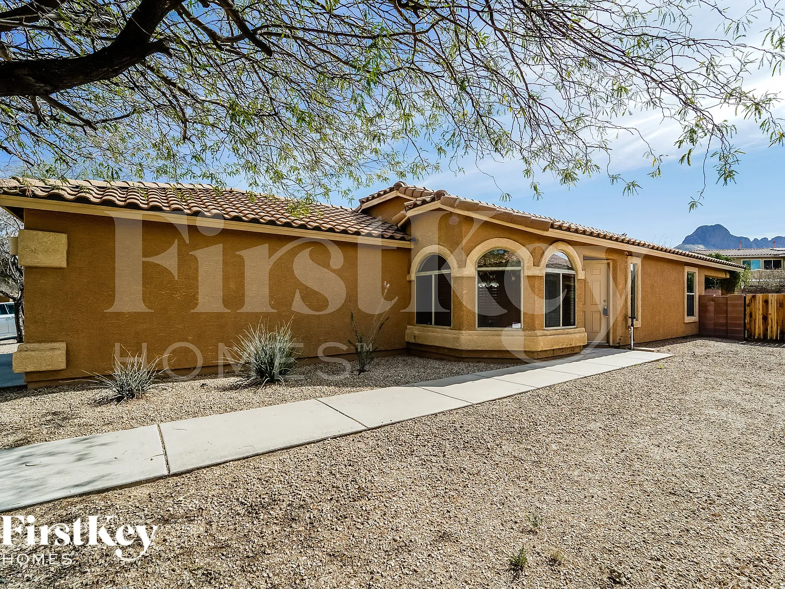 3 bed, 2.0 bath, 1284 sqft, $2,085 — Photo 3