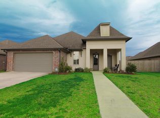 212 Windy Feather Dr, Broussard, LA 70518