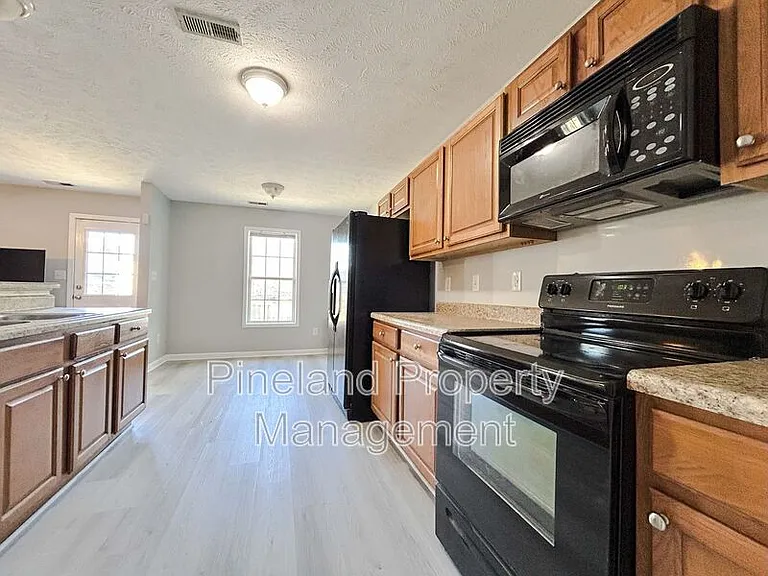 341 Kingdom Estate Dr — Photo 9