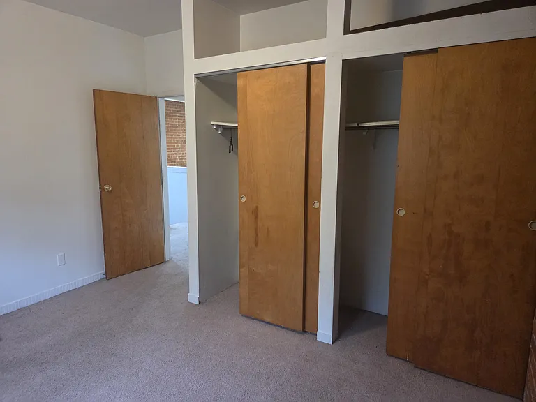 2114 Saint James Ave #4 — Photo 7