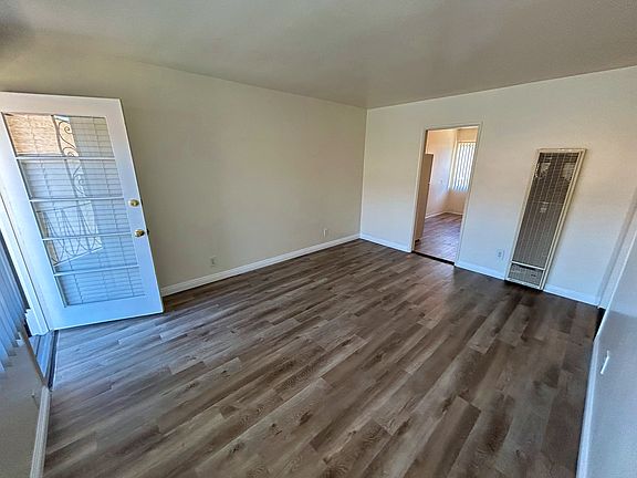 2nd image of 3130 1/2 Garrison St
