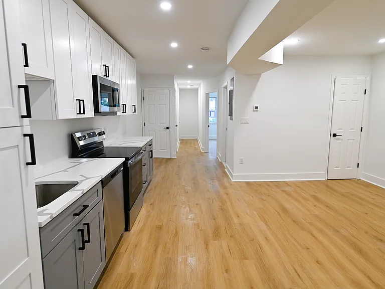 1230 Penn St NE #2 — Photo 7