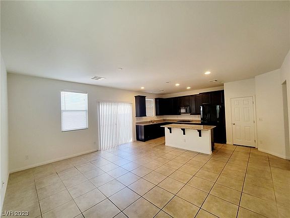 3rd image of 5672 Bishop Flowers St