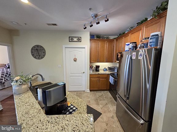 3rd image of 1000 Fountainview Cir APT 309