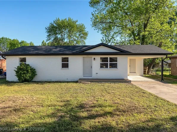 103 6th St, Charleston, AR 72933