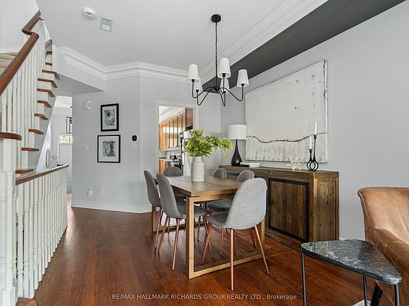 3rd image of 724F Kingston Rd