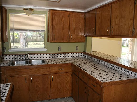 2nd image of 3122 Mill Brook Dr