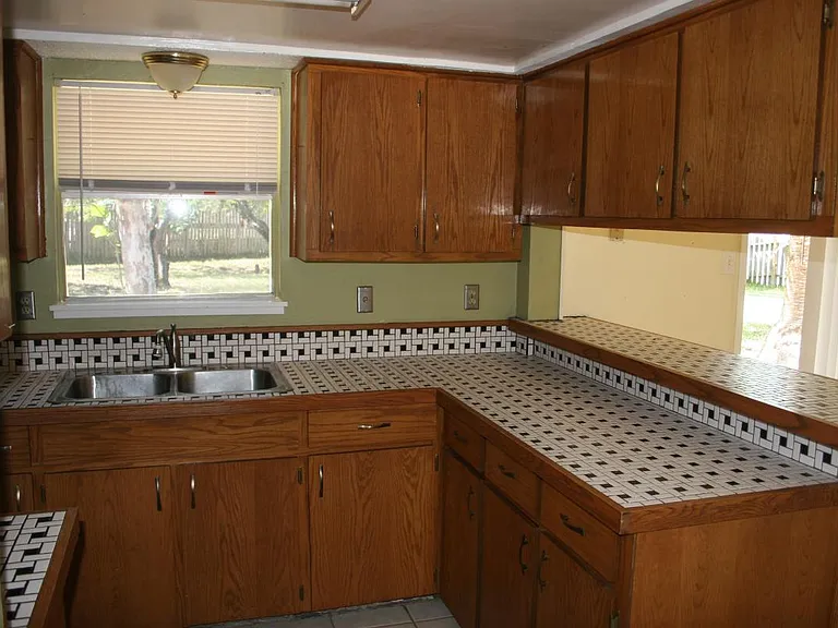3122 Mill Brook Dr — Photo 2