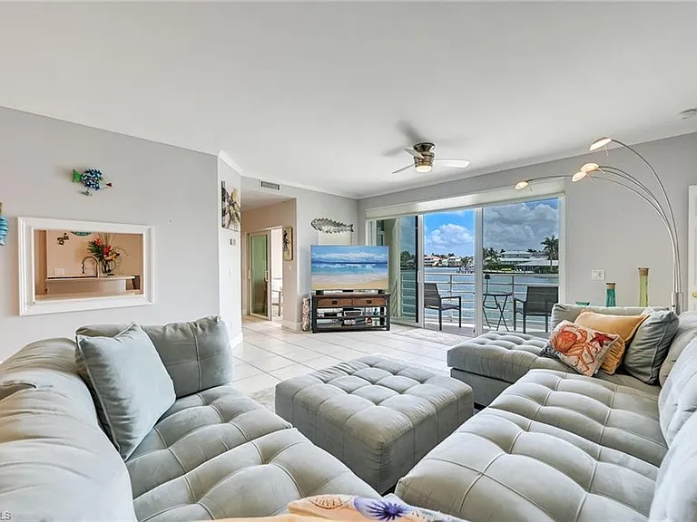 4530 Gulf Shore Blvd N #2-122 — Photo 2