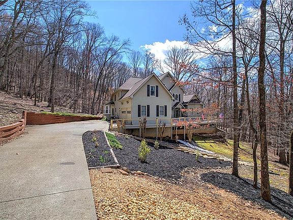 3rd image of 64 Fairview Ct