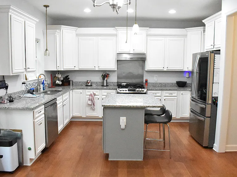 526 Monticello Cir — Photo 14