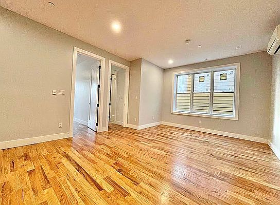 4th image of 2266 Pacific St #3B