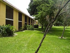 3rd image of 519 Meadows Cir #519