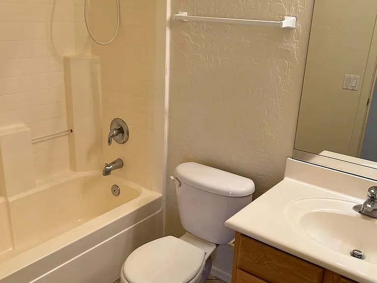 3265 E Hampton Ln — Photo 15