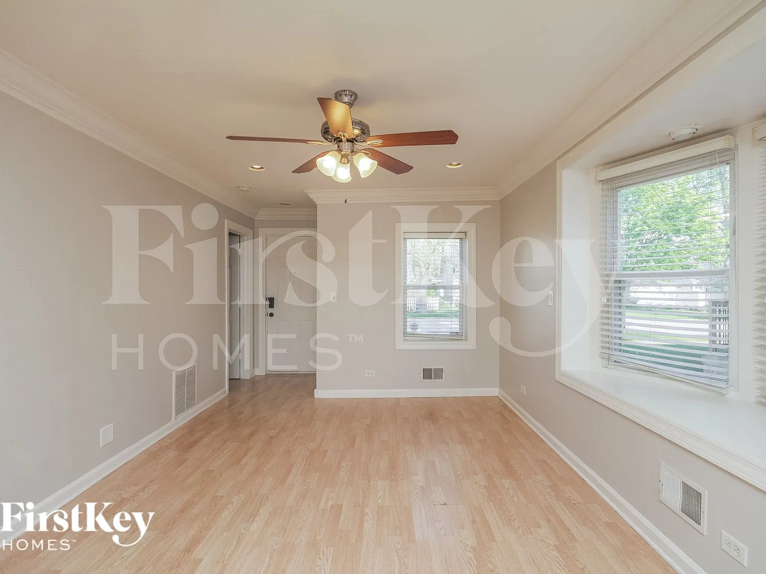 3 bed, 1.5 bath, 1165 sqft, $2,600 — Photo 3