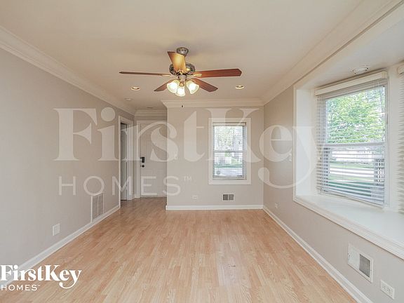 3rd image of 15006 Avers Ave
