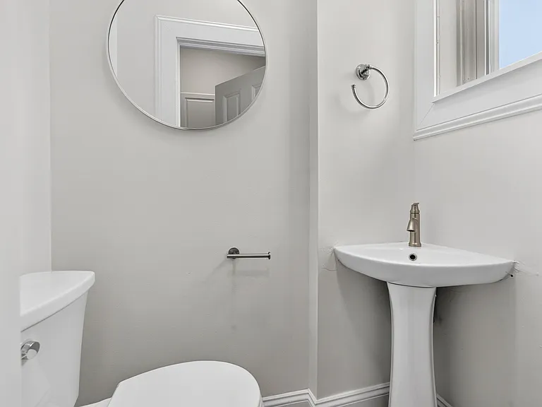 2722 Armand Pl #2F — Photo 28