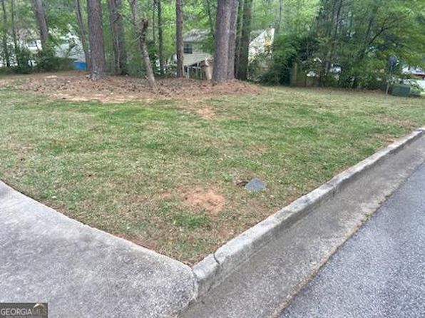 7582 Colonial Ct, Jonesboro, GA 30236