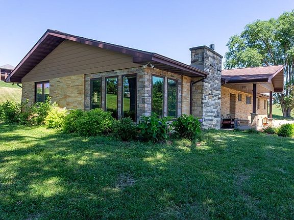 5th image of 2162 Valley Ln