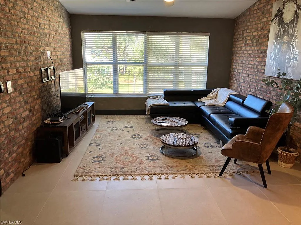2 bed, 2.0 bath, 1246 sqft, $2,450 — Photo 3