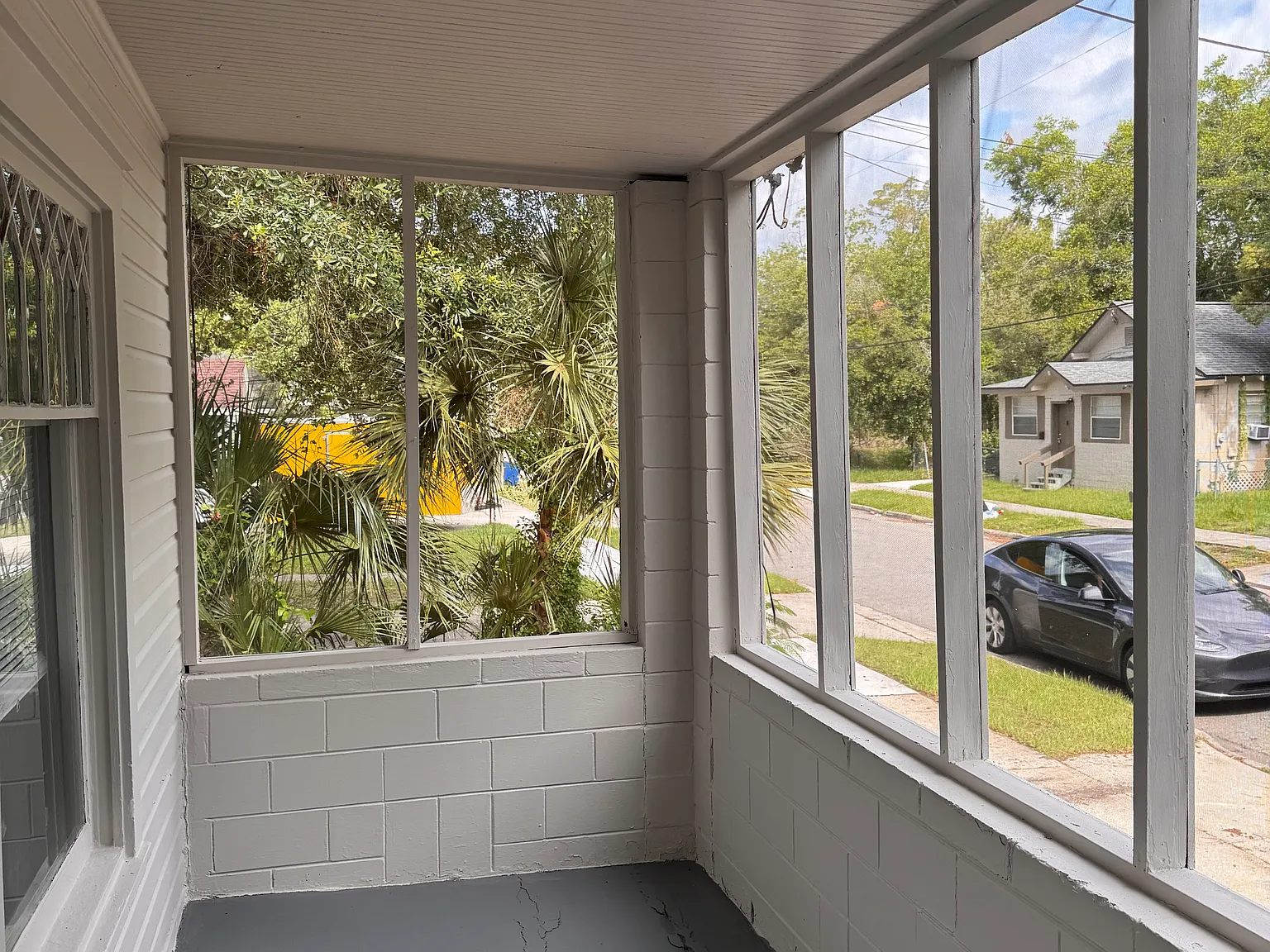3 bed, 960 sqft, $1,250 — Photo 2