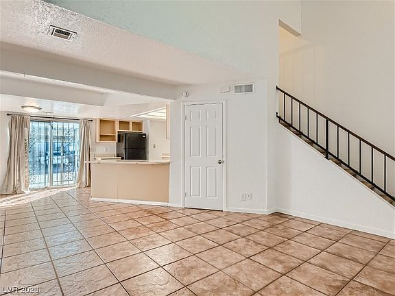 3rd image of 482 Sellers Pl
