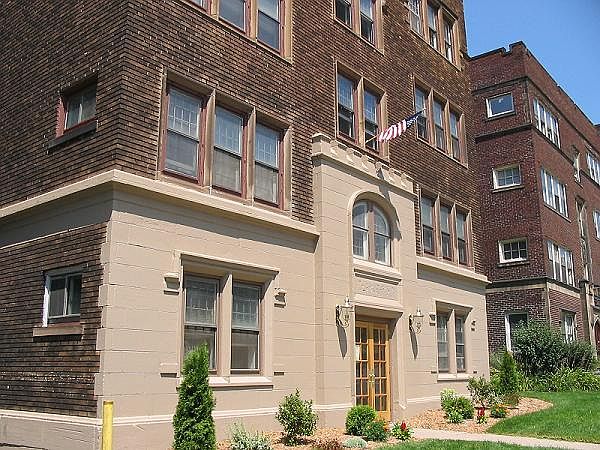 1st image of 12471 Cedar Rd #105