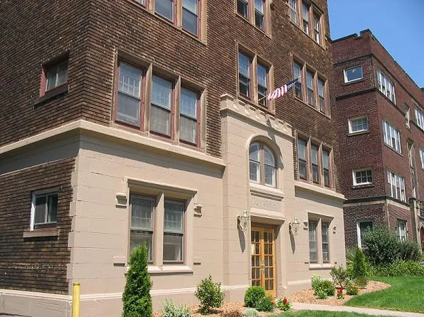 12471 Cedar Rd #105, Cleveland, OH 44106