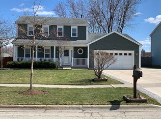 1427 Candlewood Dr, Crystal Lake, IL 60014