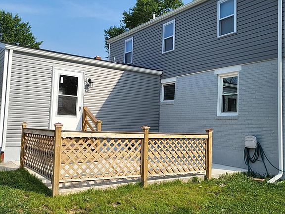 3rd image of 114 Delaware Dr