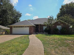 260 Cross Country Dr, Hewitt, TX 76643