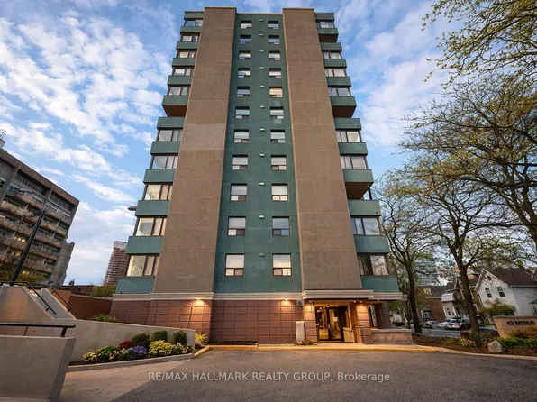 40 Arthur St #304, Ottawa, ON K1R 7T5