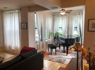 1528 W Birchwood Ave APT 2W, Chicago, IL 60626